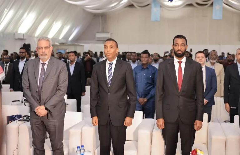Prime Minister Hamza Abdi Barre and attendees at the IATA-BSP relaunch ceremony